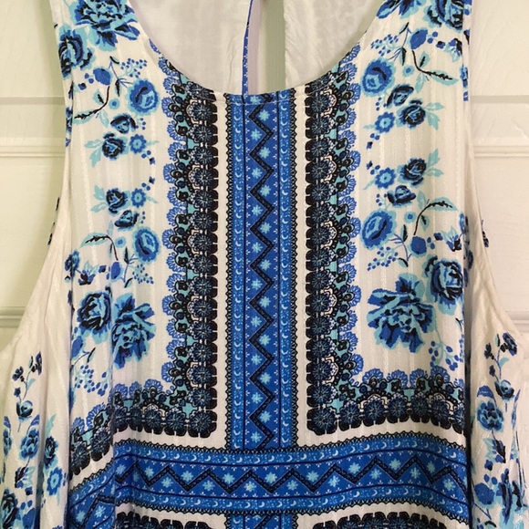 Taylor & Sage Women’s Handkerchief Hem Dress Size Large - Picture 2 of 5